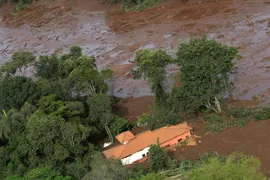 Imagem ilustrativa da imagem Chega a nove número de mortos pelo rompimento de barragem em Minas