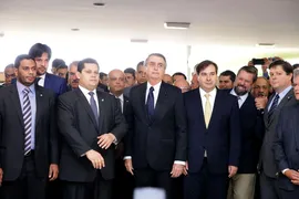 Imagem ilustrativa da imagem Bolsonaro entrega a deputados proposta da reforma da Previdência