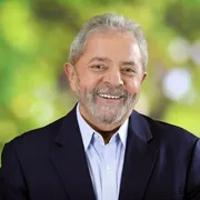 Imagem ilustrativa da imagem Defesa de Lula pede ao STJ para cumprir pena em casa