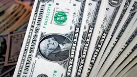 Imagem ilustrativa da imagem Dólar aumenta e vai a R$ 4,06 devido a problemas políticos e a reforma