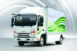 Imagem ilustrativa da imagem Caminhão 100% elétrico iET 1200 da JAC será lançado em agosto. Preço: R$ 259.900