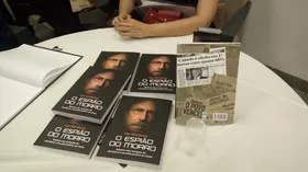 Imagem ilustrativa da imagem Lançamento do livro “O Espião do Morro”, do jornalista Ivan Mendonça