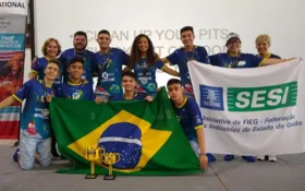 Imagem ilustrativa da imagem Estudantes de Goiás recebem reconhecimento da AEB por criação de chiclete de pimenta