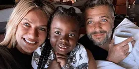 Imagem ilustrativa da imagem Titi ganha um irmão! Giovanna Ewbank e Bruno Gagliasso adotam um menino no Malawi