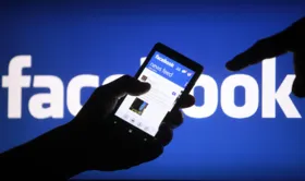 Imagem ilustrativa da imagem ‘Privacidade Hackeada’ mostra como Facebook pode destruir as democracias