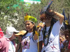 Imagem ilustrativa da imagem Pisa ligeiro: primeira marcha de mulheres indígenas