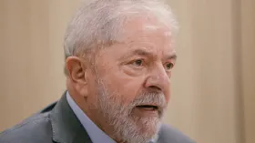 Imagem ilustrativa da imagem Defesa de Lula pede ao ministro Gilmar Mendes para suspender transferência