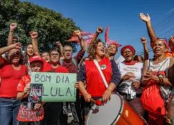 Imagem ilustrativa da imagem Vencedores petistas da Mega-Sena farão doações para a Vigília Lula em Curitiba