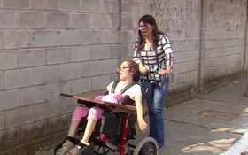 Imagem ilustrativa da imagem Clínica se recusa atender criança por ela ser cadeirante