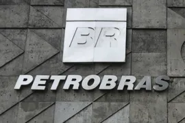 Imagem ilustrativa da imagem Petrobras diz que monitora preço internacional do petróleo