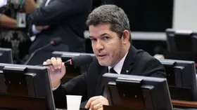 Imagem ilustrativa da imagem Mais calmo após se manter  líder, delegado Waldir diz  que não sabe de nada que desabone Bolsonaro