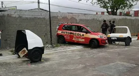 Imagem ilustrativa da imagem Motorista derruba muro do Detran durante teste de baliza