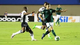 Imagem ilustrativa da imagem Goiás joga contra Ceará, com estreia de Adílson Batista
