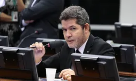 Imagem ilustrativa da imagem Delegado Waldir segue líder do PSL na Câmara