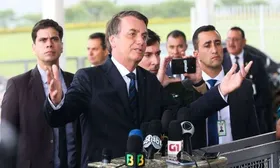 Imagem ilustrativa da imagem “Você tem cara de homossexual terrível”, diz Bolsonaro a jornalista
