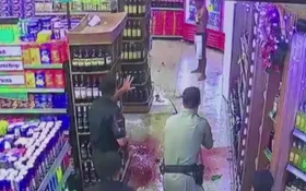 Imagem ilustrativa da imagem Suspeito de esfaquear homem é baleado em supermercado