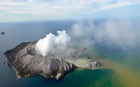 Imagem ilustrativa da imagem Vulcão em White Island entra em atividade deixando mortos, feridos e desaparecidos