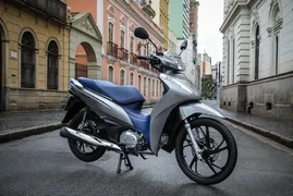 Imagem ilustrativa da imagem Honda Biz 125 2020 com novas rodas, cores e grafismos
