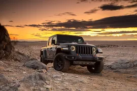 Imagem ilustrativa da imagem Jeep Gladiator Mojave ganha selo Desert Rated pela primeira vez