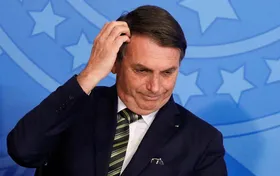 Imagem ilustrativa da imagem Ministro do STF pede afastamento de Jair Bolsonaro da presidência