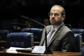 Imagem ilustrativa da imagem Prisco Bezerra é o terceiro senador com coronavírus
