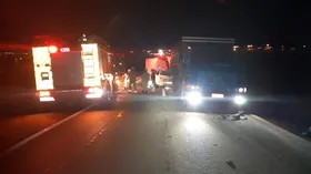 Imagem ilustrativa da imagem Motorista morre após bater na traseira de um caminhão parado, em Anápolis