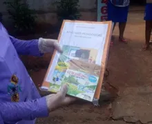 Imagem ilustrativa da imagem Alunos com deficiência intelectual recebem kits pedagógicos durante quarentena