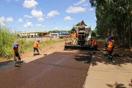 Imagem ilustrativa da imagem Frente de serviços da CODEGO restaura o asfalto de todas as vias internas do DAIA