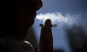 Imagem ilustrativa da imagem Pessoas fumantes com Covid-19 têm 14 vezes mais chances de morrer