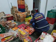 Imagem ilustrativa da imagem Procon Goiás apreende mais de 1,2 tonelada de alimentos vencidos