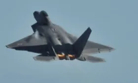 Imagem ilustrativa da imagem Caça F-22 caí na Flórida (EUA) durante treinamento