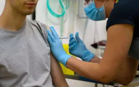 Imagem ilustrativa da imagem Vacina de Oxford contra covid-19, inicia em São Paulo