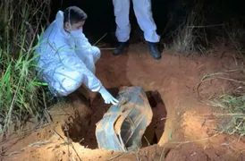 Imagem ilustrativa da imagem Polícia desenterra mala e encontra cadáver dentro no Itapoã