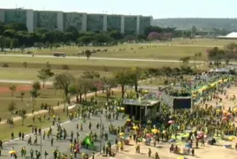 Imagem ilustrativa da imagem PM do DF usa spray de pimenta para conter bolsonaristas em Brasília