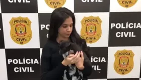 Imagem ilustrativa da imagem Jovem é preso após colocar cachorro para cheirar lança-perfume