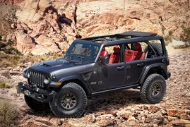 Imagem ilustrativa da imagem Jeep Wrangler Rubicon apresenta conceito com motor V8 6.4
