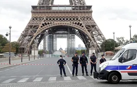 Imagem ilustrativa da imagem Torre Eiffel é esvaziada nesta quarta-feira; mídia fala em ameaça de bomba
