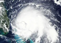 Imagem ilustrativa da imagem Nos EUA, furacão Delta segue se fortalecendo e deve subir para categoria 4