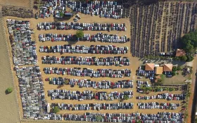 Imagem ilustrativa da imagem Detran-GO realiza leilão de veículos recuperáveis em Goiânia
