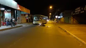 Imagem ilustrativa da imagem Motociclista morre ao bater de frente com ônibus, em Goiânia