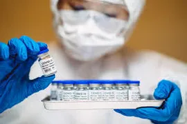 Imagem ilustrativa da imagem Universidade de Oxford adia entrega de vacina contra Covid-19