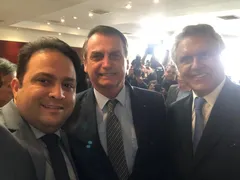 Imagem ilustrativa da imagem Em vídeo, Bolsonaro pede voto para Roberto Naves para prefeito de Anápolis
