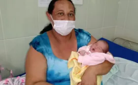 Imagem ilustrativa da imagem Mulher descobre gravidez ao dar à luz em banheiro de UPA, em Senador Canedo