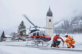 Imagem ilustrativa da imagem Acidente de helicóptero de resgate deixa cinco mortos nos Alpes franceses