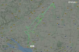 Imagem ilustrativa da imagem Em voo com aeronave, piloto alemão desenha traçado de uma seringa no mapa