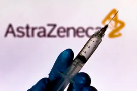 Imagem ilustrativa da imagem Anvisa dá certificado para chinesa que produz insumo da vacina da Astrazeneca
