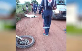 Imagem ilustrativa da imagem Homem morre após colisão entre moto e caminhão, em Iporá