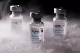 Imagem ilustrativa da imagem Covid-19: vacina atrasada exige seleção de grupos prioritários
