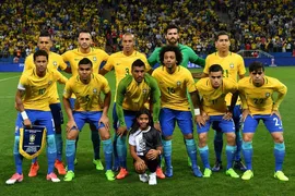 Imagem ilustrativa da imagem Mão de obra nacional domina mundo do futebol: 1,2 mil jogam fora do Brasil
