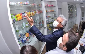 Imagem ilustrativa da imagem Caiado assina protocolo com indústria: farmacêutica vai investir R$ 2 bi em Goiás